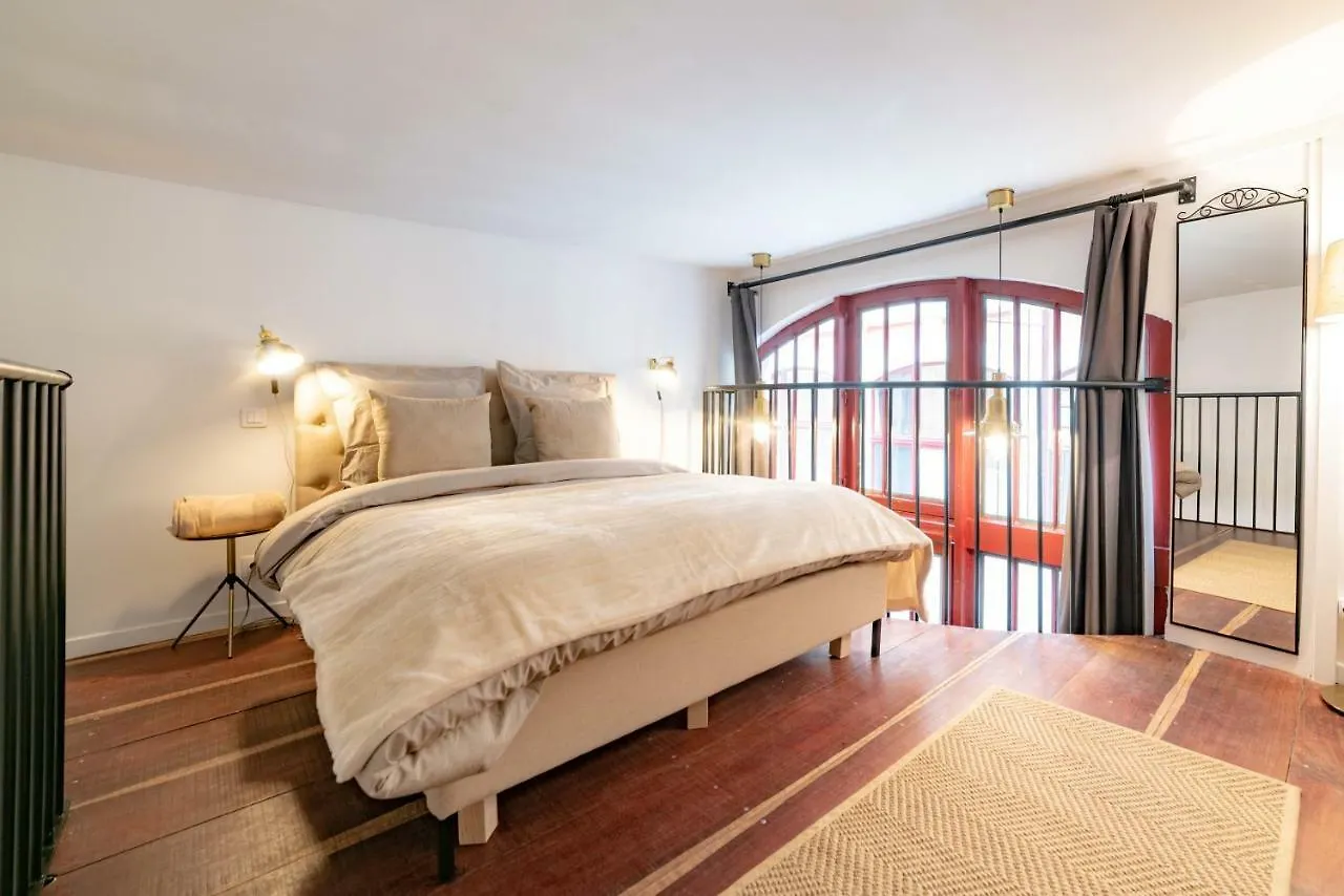 Architect's Triplex - Haut Marais Paris 0*,  France